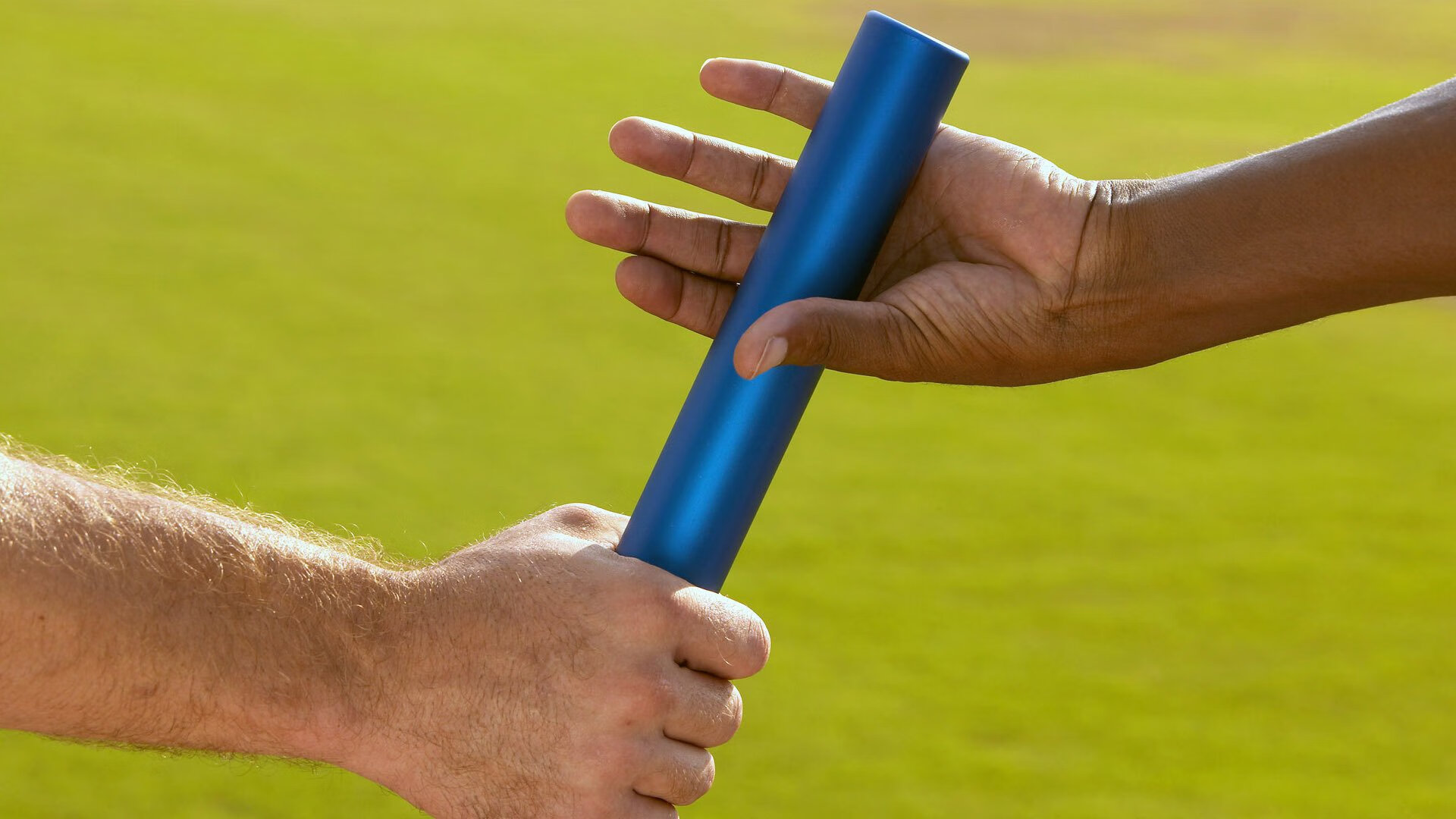 欧冠淘汰赛焦点战，拉齐奥狂胜那不勒斯，蓝鹰展翅震撼亚平宁